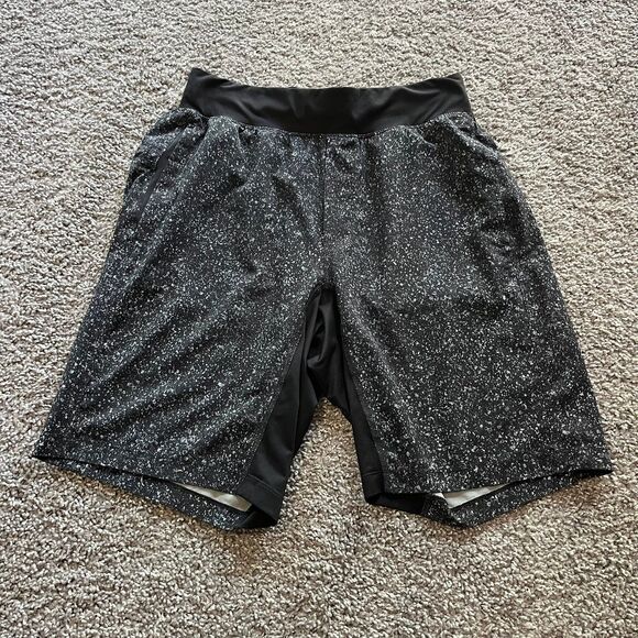 Lululemon T.H.E. Linerless Shorts 9” Black Spot Inked Light Cast Mens Size Small - Picture 1 of 7